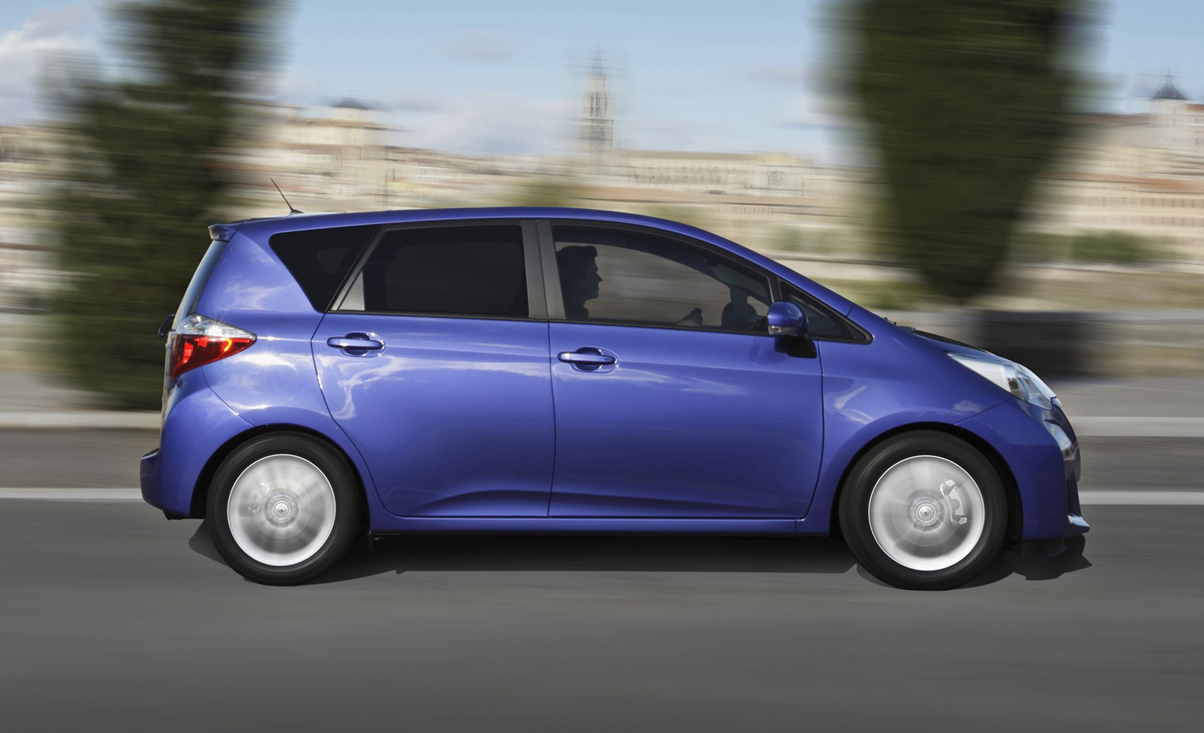 toyota verso s 2011 review